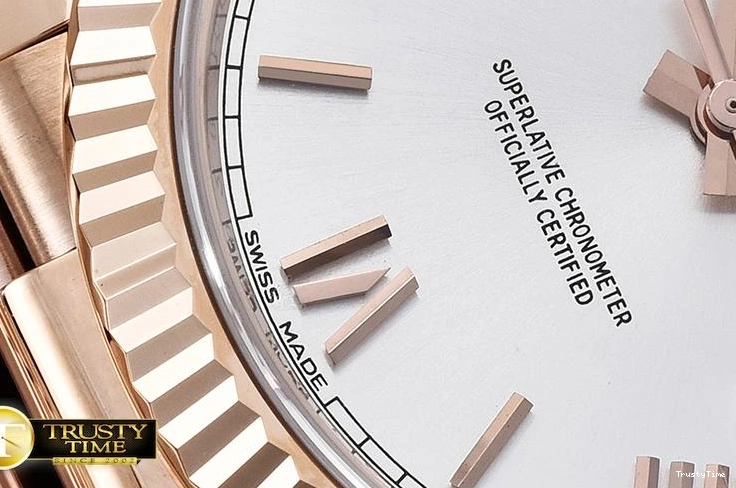 0306 RDD0208A – DayDate 40mm FlexibleFit 680